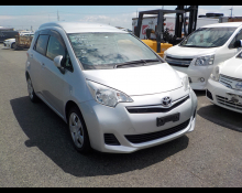 Toyota Ractis 2012