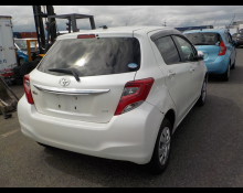 Toyota Vitz 2015
