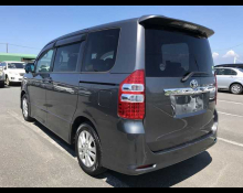 Toyota Noah 2013