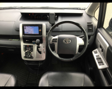 Toyota Noah 2013