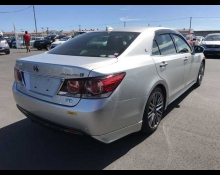 Toyota Crown Hybrid 2017