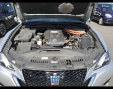 Toyota Crown Hybrid 2017