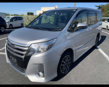 Toyota Noah 2014
