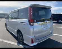 Toyota Noah 2014