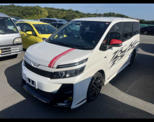 Toyota Voxy 2016