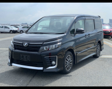 Toyota Voxy 2014