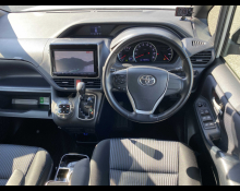 Toyota Voxy 2014