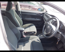 Toyota Corolla Axio 2018