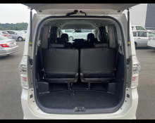 Toyota Voxy 2013
