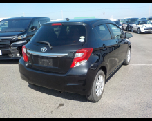 Toyota Vitz 2015