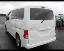 Mitsubishi Delica 2015