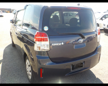 Toyota Spade 2015