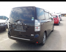 Toyota Voxy 2012