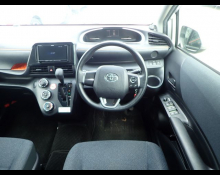 Toyota Sienta 2018