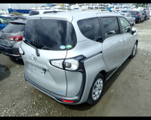 Toyota Sienta 2018