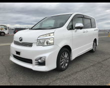 Toyota Voxy 2013