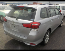 Toyota Corolla Fielder 2015