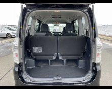 Toyota Voxy 2013