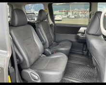Toyota Voxy 2013