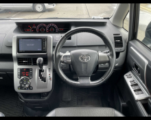 Toyota Voxy 2013