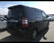 Toyota Noah 2013