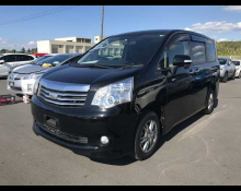 Toyota Noah 2013