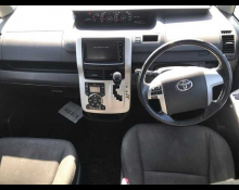 Toyota Noah 2013