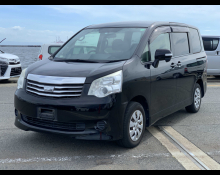 Toyota Noah 2013