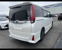 Toyota Noah 2014
