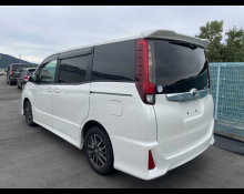Toyota Noah 2014
