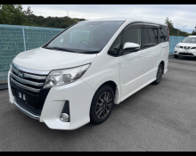 Toyota Noah 2014