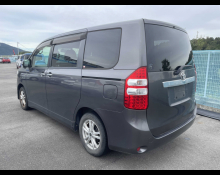 Toyota Noah 2012