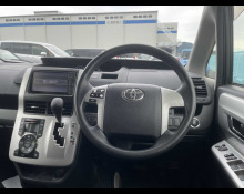 Toyota Noah 2012