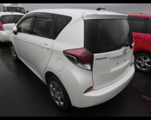 Toyota Ractis 2015