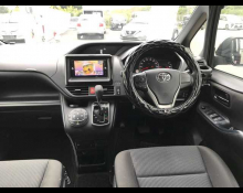 Toyota Noah 2015