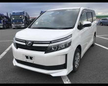 Toyota Voxy 2014