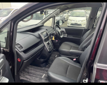 Toyota Voxy 2013