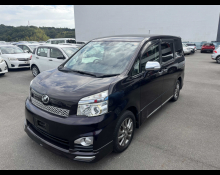 Toyota Voxy 2013