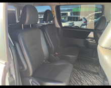Toyota Voxy 2013