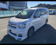 Toyota Voxy 2013