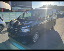 Toyota Voxy 2013