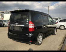 Toyota Noah 2013