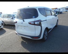 Toyota Sienta 2016