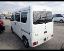 Nissan NV100 2020