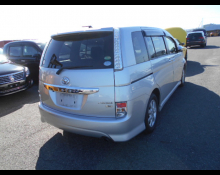 Toyota Isis 2016