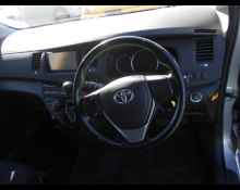 Toyota Isis 2016