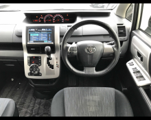 Toyota Noah 2013
