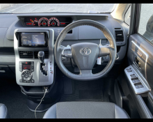 Toyota Voxy 2013