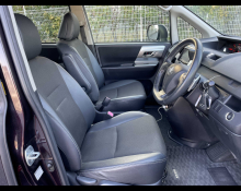 Toyota Voxy 2013