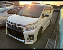 Toyota Voxy 2015